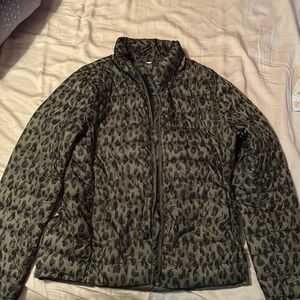 Old navy active - army green leopard print jacket size medium